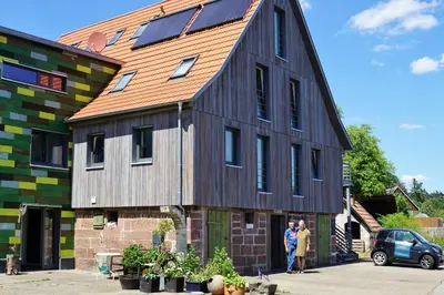 Das Gebäude in dem sich die Ferienwohnung befindet