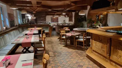 Ein Restaurant oder anderes Speiselokal in der Unterkunft MATZ Brunnenhof