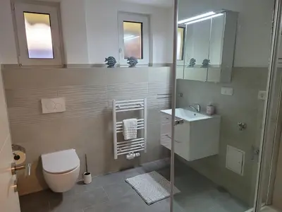 Ein Badezimmer in der Unterkunft Große,Schöne FeWo nähe Schwetzingen-Hockenheim 3 Zimmer mit Balkon