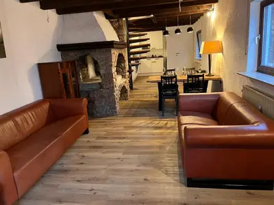 Ein Sitzbereich in der Unterkunft Monteurzimmer Reuhl - Ferienwohnungen Rodenstein