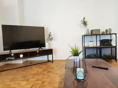 TV/Unterhaltungsangebot in der Unterkunft ZEN Apartments - Exklusive Suite - Luxus - Boxspringbett