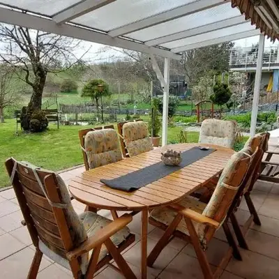 Tolle Untergeschoss-Wohnung für bis zu 5 Personen mit großem Garten und Terrasse