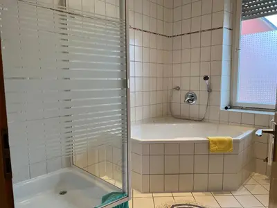 Ein Badezimmer in der Unterkunft Ferienappartements Dolgesheim 3