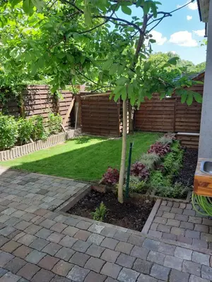 Ein Garten an der Unterkunft Ferienwohnung im schönen Zellertal