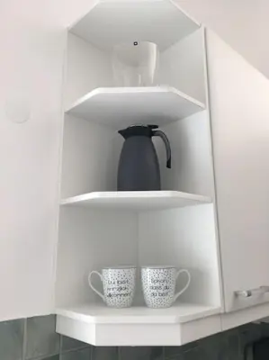 Kaffee-/Teezubehör in der Unterkunft KLIMATISIERTE schöne 110 qm große moderne und helle Wohnung