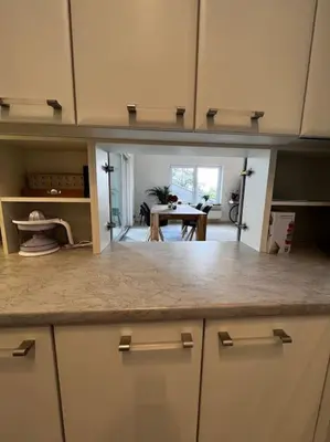 Küche/Küchenzeile in der Unterkunft KLIMATISIERTE schöne 110 qm große moderne und helle Wohnung