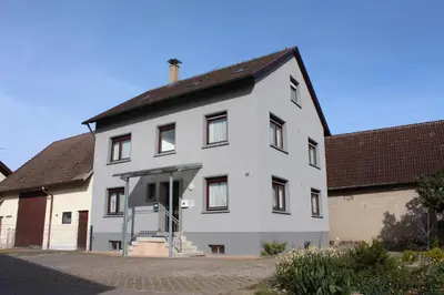 Das Gebäude in dem sich die Pension befindet