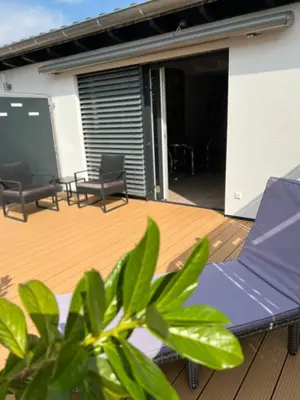 Ein Balkon oder eine Terrasse in der Unterkunft Modernes Loft auf 2 Etagen, Nähe Tripsdrill & Neckar, Balkon inklusive, ideal für Familien