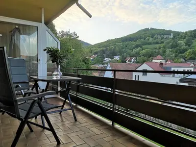 Ein allgemeiner Bergblick oder ein Berglick von der Ferienwohnung aus