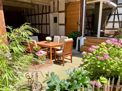 Ein Garten an der Unterkunft Auszeit - Historisches Ferienhaus in der Südpfalz