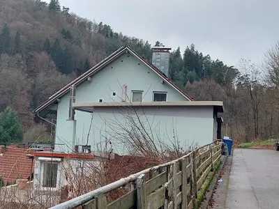 Das Gebäude in dem sich die Ferienwohnung befindet