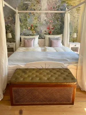 Ein Bett oder Betten in einem Zimmer der Unterkunft REFUGIUM Theresienstraße 19 - Chambre Morisot