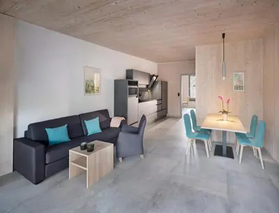 Ein Sitzbereich in der Unterkunft Ferienwohnung im Vogelgesang W3