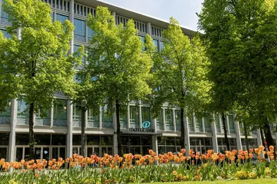 Ein Garten an der Unterkunft Motel One Mannheim
