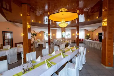 Ein Restaurant oder anderes Speiselokal in der Unterkunft Kraichtaler Hof