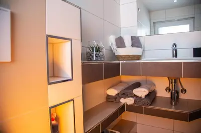 Küche/Küchenzeile in der Unterkunft WINETIME - modern - für 6 - Boxspringbetten - zentral