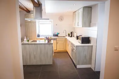 Küche/Küchenzeile in der Unterkunft WINETIME - modern - für 6 - Boxspringbetten - zentral