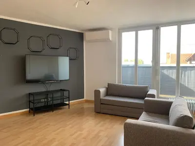 TV/Unterhaltungsangebot in der Unterkunft Monteurwohnung Karlsruhe - L8 Street