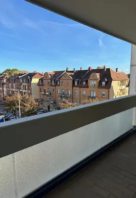 Ein Balkon oder eine Terrasse in der Unterkunft Nice, big and central apartment with 2 balconies