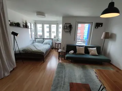 Ein Bett oder Betten in einem Zimmer der Unterkunft ZEN Apartment - good traffic connection - bright