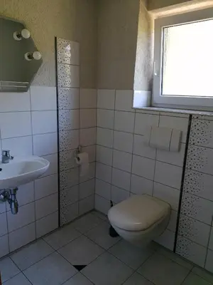Ein Badezimmer in der Unterkunft Ferienhaus Stein, TOP Monteurwohnung, sehr groß, 4 Einzelzimmer, Doppelzimmer, Übernachtung bis zu 8 Personen möglich