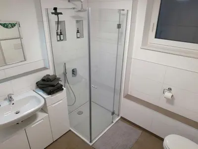 Ein Badezimmer in der Unterkunft Apartment mit Terrasse in Abstatt