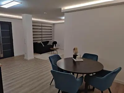 Ein Sitzbereich in der Unterkunft Exklusiv, modernes Apartment