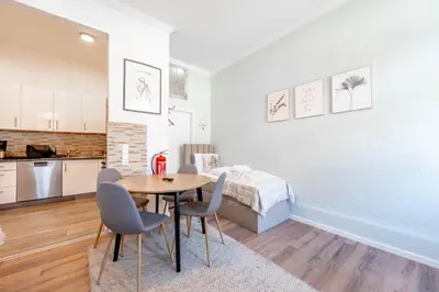 Küche/Küchenzeile in der Unterkunft BackHome - SUITE L - Parkhaus - Fantastische Schlosslage - SmartTV - Waschmaschine - Netflix - 50qm - 24h Checkin- Apartment 1