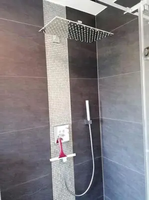 Ein Badezimmer in der Unterkunft Ludwigsburg, ruhige Lage im Grünen, Schlossnähe, blühendes Barock
