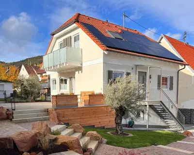 Das Gebäude in dem sich die Ferienwohnung befindet