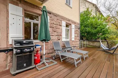 Ein für Gäste verfügbarer Grill in der Villa