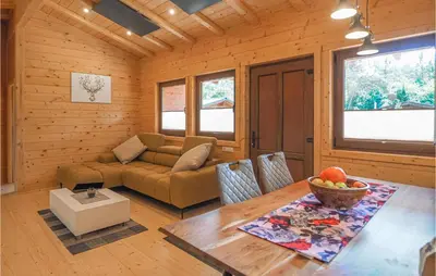 Ein Sitzbereich in der Unterkunft Amazing Home In Merzalben With Sauna