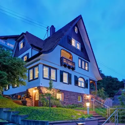 Familienglück im Schwarzwaldhaus mit Schlossblick