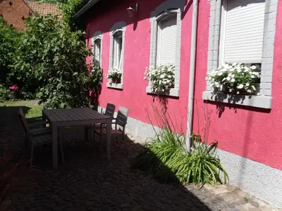Ein Garten an der Unterkunft Winzeranwesen - Weingut Christian Eberley - Haupthaus I MINDESTAUFENTHALT 4 NÄCHTE - MINIMUM STAY 4 NIGHTS