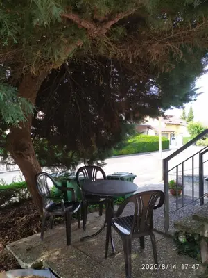 Ein Garten an der Unterkunft Fewo-Neschtle