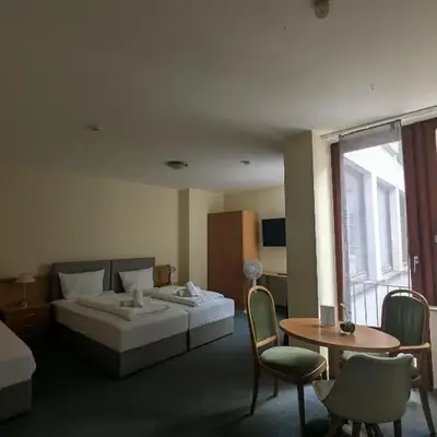 A - City HOTEL Schiff