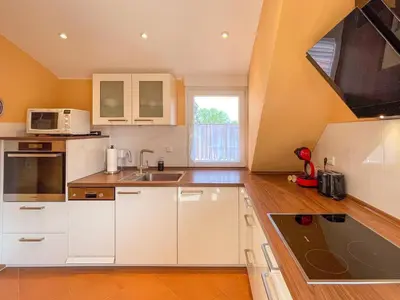 Küche/Küchenzeile in der Unterkunft Rooftop 85qm - Burgblick - nahe Heidelberg - Loggia - Büro - Klima
