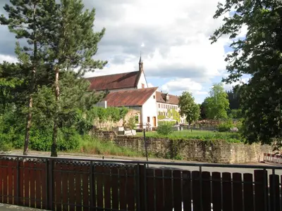 Ein Garten an der Unterkunft Gasthaus Klosterhof