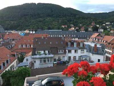 Ein allgemeiner Bergblick oder ein Berglick von des Hotels aus