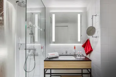 Ein Badezimmer in der Unterkunft IntercityHotel Karlsruhe