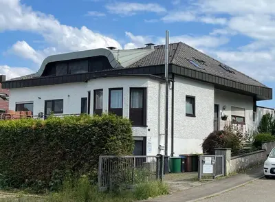 Das Gebäude in dem sich die Ferienwohnung befindet