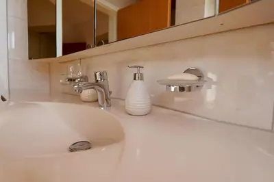 Ein Badezimmer in der Unterkunft Tolle Wohnung mit Panoramablick