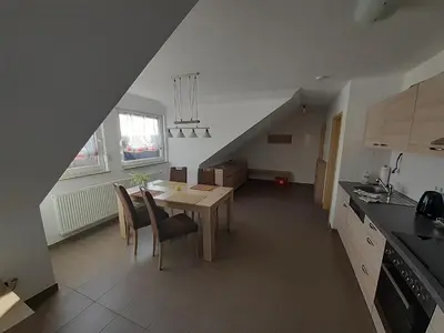 Küche/Küchenzeile in der Unterkunft Fewo Steinhohle, DG 45qm, 1 Schlafzimmer & 1 Wohn-Esszimmer mit Bett