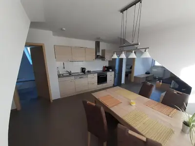 Küche/Küchenzeile in der Unterkunft Fewo Steinhohle, DG 45qm, 1 Schlafzimmer & 1 Wohn-Esszimmer mit Bett
