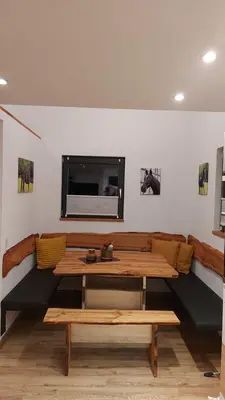 Ein Sitzbereich in der Unterkunft Ferienhaus: Mitten auf dem Reiterhof