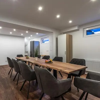 Der Geschäftsbereich oder Konferenzraum in der Unterkunft IMMOCITY Apartments