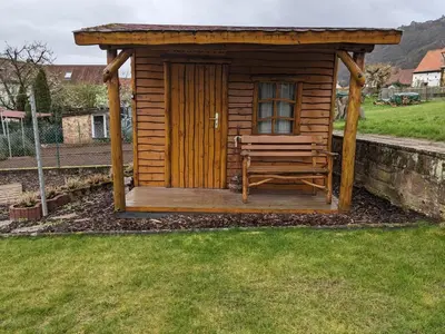 Ein Garten an der Unterkunft Ferienwohnung Madenburgblick