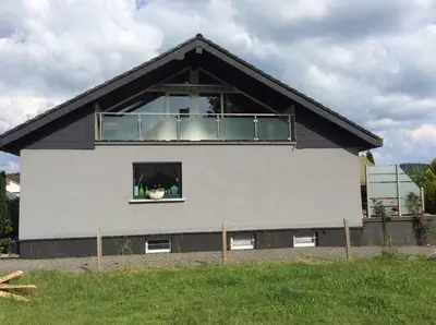 Das Gebäude in dem sich die Ferienwohnung befindet