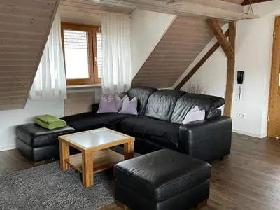 Ein Sitzbereich in der Unterkunft Sonniges Ferienapartment am Alten Binauer Schloss